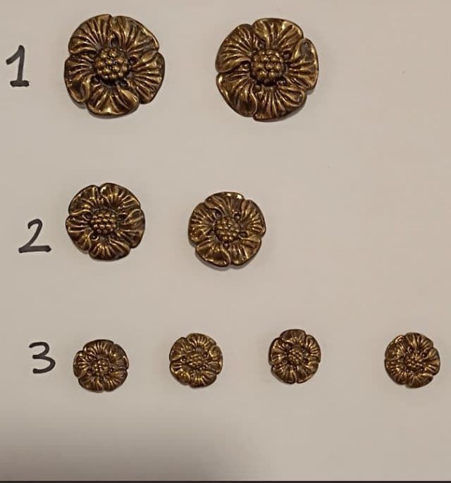 Botones flor metálicos, efecto lata envejecida, unidades limitadas - Imagen 1
